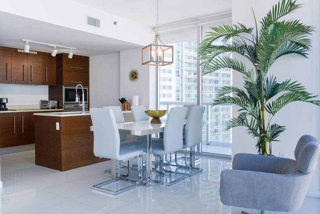 Wonderful 2 Bedroom Apt With Ocean Views At Icon Brickell Miami Buitenkant foto