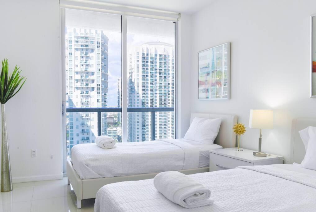 Wonderful 2 Bedroom Apt With Ocean Views At Icon Brickell Miami Buitenkant foto