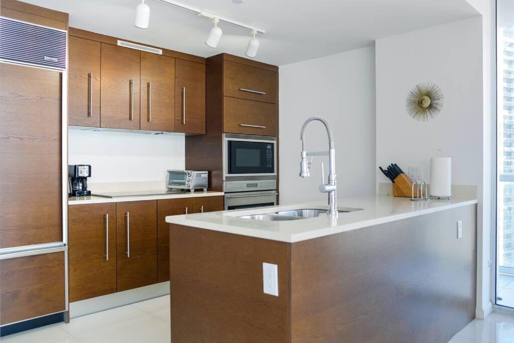 Wonderful 2 Bedroom Apt With Ocean Views At Icon Brickell Miami Buitenkant foto